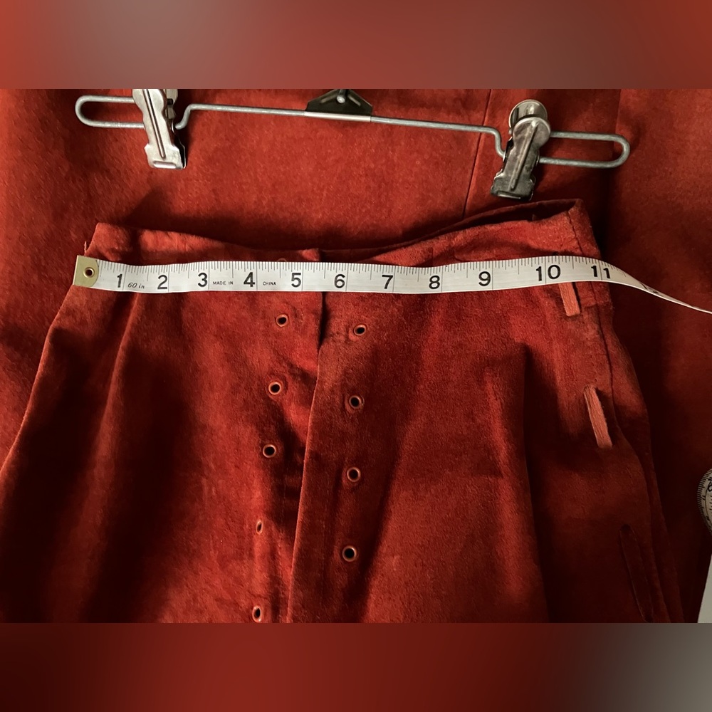 Vintage Suede Halter Tie up Top with Feathers & Skirt
Great Vintage Condition - Picture 3 of 13